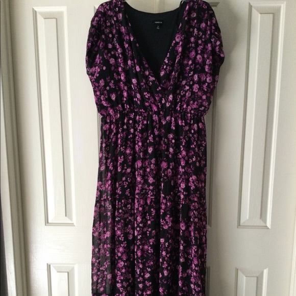 torrid Dresses & Skirts - Torrid Tiered Chiffon Maxi dress with rose print. Fully lined. Size 2 2X 28 20.
